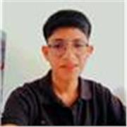 Profesor de inglés joven, paciente y con clases prácticas