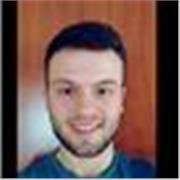 Entrenador de fútbol con titulación UEFA C con 5 años de experiencia que imparte clases de forma presencial 