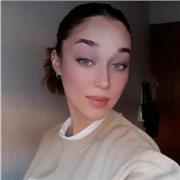 Profesora de inglés,  matemáticas o lengua sobre todo a niños de primaria o hasta la eso . Soy estudiante de universidad,  estoy estudiando magisterio en Zaragoza.