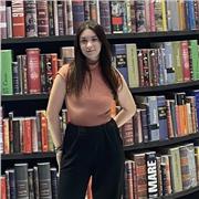 Disponibile per aiuto compiti in tutte le materie, elementari e medie. Disponibile sia online che in presenza