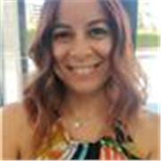 Docente titulada en Magisterio de Inglés y en Comunicación Audiovisual, con un Ciclo Formativo de Grado Superior en Imagen.