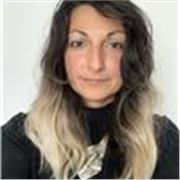 Contemporary artist, curator and gallery founder offers bespoke mentoring and art crits for students, art enthusiasts and graduates