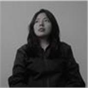 Docente de Arte y Diseño imparte clases