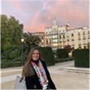 Profesora de inglés imparte clases de todos los niveles online