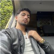 Professeur d'Anglais, math, de volley-ball, et guitariste professionnel !