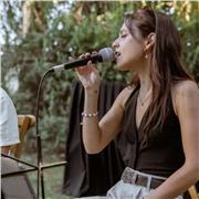 Entrenadora vocal. Fonoaudióloga y cantante