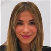 Profesora de español dinámica para extranjeros, clases prácticas y personalizadas.