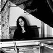 Studentessa presso Conservatorio Santa Cecilia di Roma impartisce lezioni di pianoforte, solfeggio, teoria musicale, armonia per tutte le età e livelli