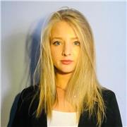 Sono Giulia, il tuo supporto per compiti facili e veloci!