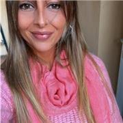 Sono una docente di sostegno delle scuole superiori, specializzata in materie umanistiche. Mi offro per aiuto compiti