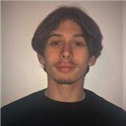 Cours d'anglais à des élèves jusqu'au collège