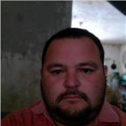 Profesor encargado del área de ciencias sociales y humanidades con 8 años de experiencia comprobable
