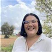 Profesora con más de 8 años de experiencia en el ámbito del apoyo escolar 