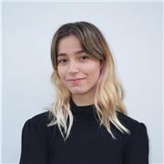 Profesora que impartirá clases de artes, pintura, dibujo, etc a todas las edades