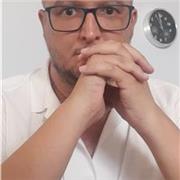 Soy abogado y escritor, he estudiado Derecho (con doctorado) y HUmanidades, me especialicé en Filosofía del Derecho, y llevo 17 de experiencia como abogado en activo. Además, he escrito 8 libros hasta la fecha.