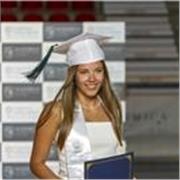 Studentessa del primo anno di ingegneria meccanica al politecnico di Milano, con doppio diploma superiore italiano e statunitense