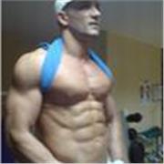 ¿Quieres sentirte más fuerte, saludable y lleno de energía? ¡Mis entrenamientos personalizados te ayudarán a alcanzar tus objetivos! Tanto si prefieres entrenar en el gimnasio como desde la comodidad de tu hogar, te guiaré paso a paso para que lo logres