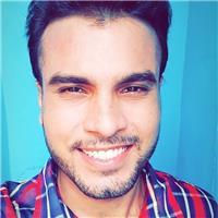 English teacher giving lessons to anyone who is eager to improve themselves in english