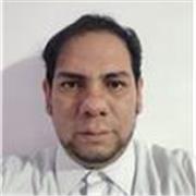 Maestro de biología con experiencia desde primaria hasta universidad