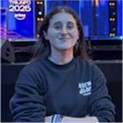 Soy una maestra que está dispuesta a dar las materias que se pidan: Matemáticas, Lengua, Música, Historia… A todas las edades