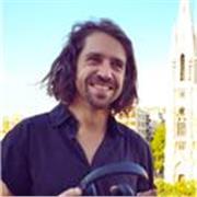 Propose anglais avec accent américain de très bon niveau pour cours, échanges ou aide aux devoirs.