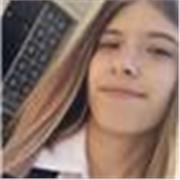Mi nombre es Laura. Cuento con dos años de experiencia impartiendo clases en la etapa de Educación Secundaria Obligatoria (ESO).