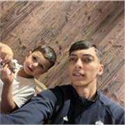 Una persona amable trabajador me encanta los bebes los cuidaria como parte de mi seria un placer, gracias.