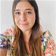 Viví 8 años en Inglaterra, donde me gradué en Estudios de la Educación y trabajé en colegios y proyectos extraescolares.