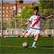 Profesor de fútbol con experiencia, el año pasado acabe mi etapa juvenil en el Rayo Vallecano.