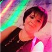 Profesora imparte clases de aprendizaje del español básico