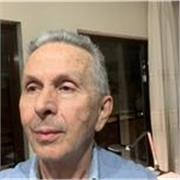 Ich bin LMU-Absolvent und seit 10 Jahren gebe ich Schülern der 5. bis 9. Klasse Nachhilfe in Mathe. 