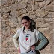 Profesora atenta para niveles de primaria, ESO y bachillerato