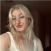 Étudiante en formation moniteur éducateur, je suis en capacité de vous apporter mon aide et mon savoir pour vos devoirs !