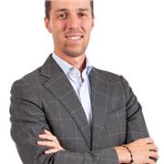 Avvocato, insegnante per le materie di diritto civile (contrattuale ed extracontrattuale) e diritto penale