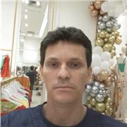 Professor de química ensina fundamental, ensino médio e superior