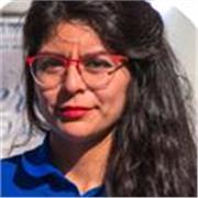 Profesora de apoyo escolar en historia o lenguaje