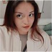 Joven universitaria del área de la salud que puede ayudar con cualquier materia.