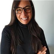 Profesora italiana da clase de inglés y italiano