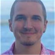 Französisch-Tutor, der Kinder aller Altersgruppen unterrichtet