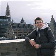 Italian tutor, fluent in English offers physical lessons to students and old people