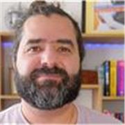 Formateur en marketing direct avec une approche concrète et orientée résultats (positionnement, copywriting, vidéo, Meta Ads)