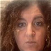 Laureata in Scienze dell'Educazione, specializzata nell'insegnamento di scuola primaria con particolare attenzione ai bambini con