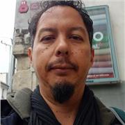 I give private lessons in French, Italian,  history and humanities.