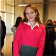Ragazza laureata impartisce ripetizioni di inglese francese spagnolo e materie umanistiche