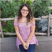 Ragazza neodiplomata, con voto di 99/100, offre ripetizioni per studenti di scuole medie e superiori