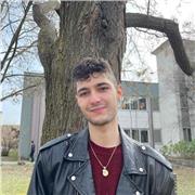 Studente universitario offre lezioni di lingua (inglese, francese, spagnolo) per vari livelli