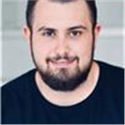 Erfahrener Personal Trainer für Krafttraining, Muskelaufbau und nachhaltige Fitnessziele