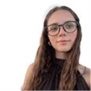 Profesora de inglés apta para niños y estudiantes de ESO y Bachillerato que quieran mejorar el idioma.