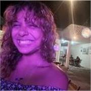 Professora particular de espanhol on-line que atende a crianças, jovens e adultos