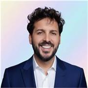 Profesor con máster en artes visuales y multimedia, licenciado en arte digital y electrónico con más de 5 años de trayectoria.